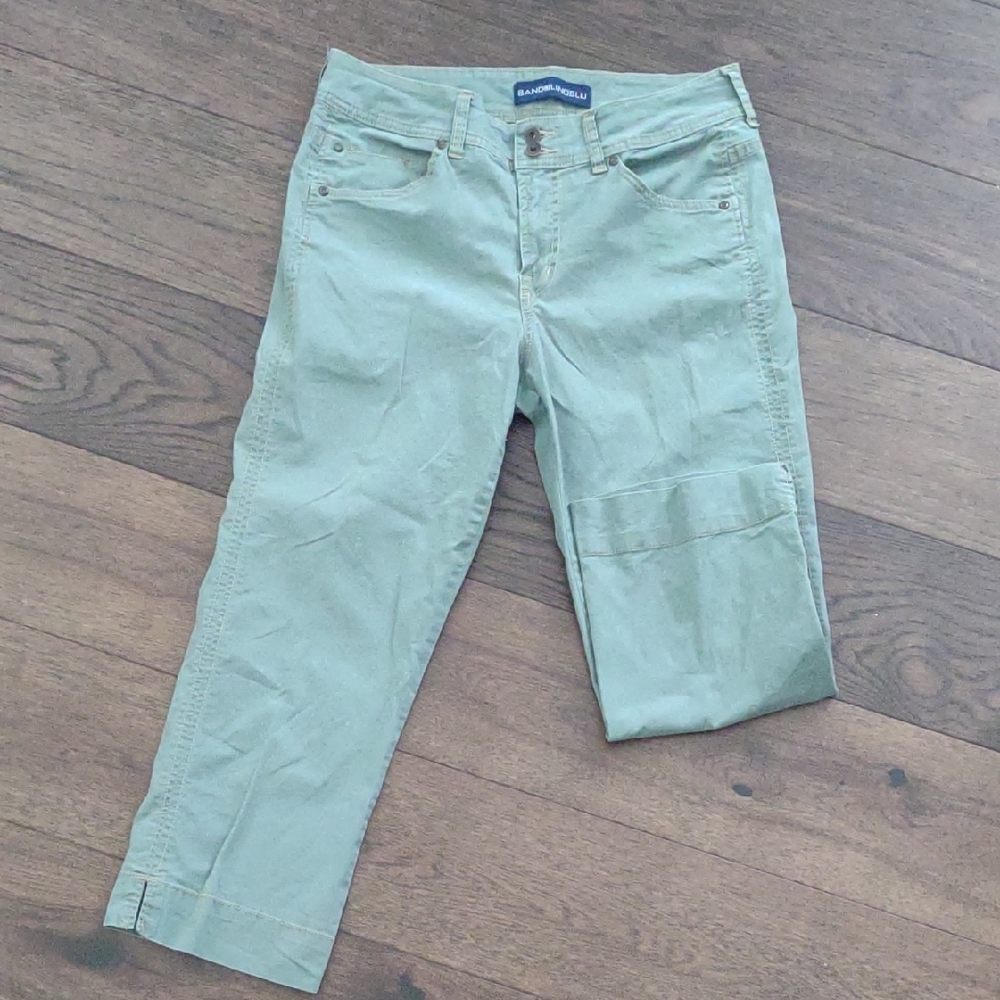 Classic Women's Jeans in Green